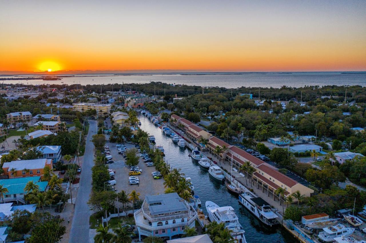 Waterside Suites And Marina Ки Ларго Экстерьер фото